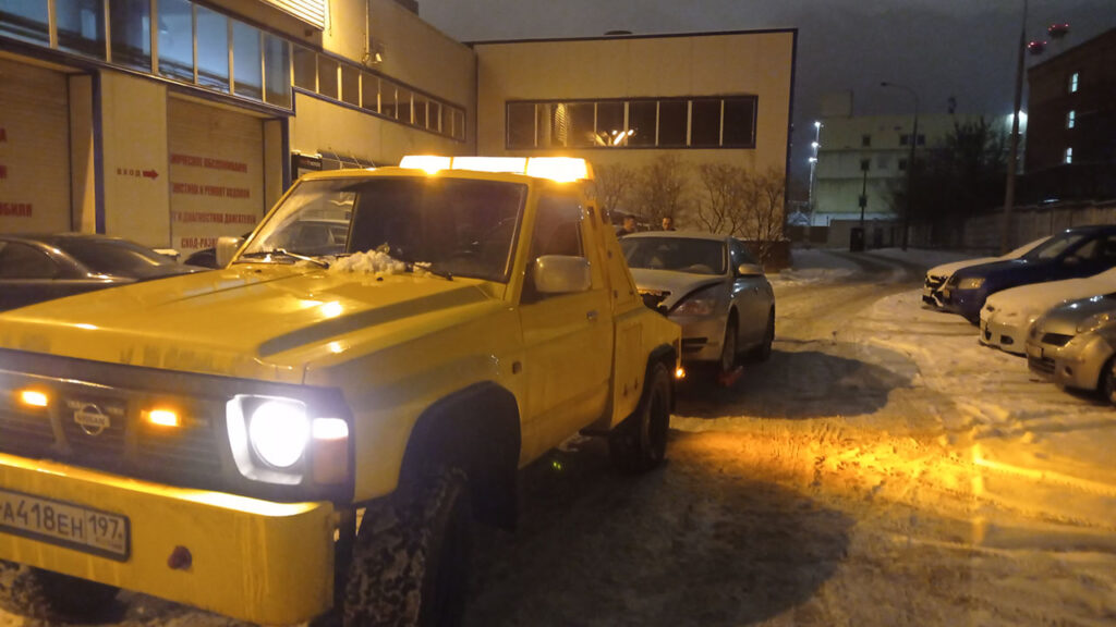 Эвакуация из паркинга Nissan Patrol